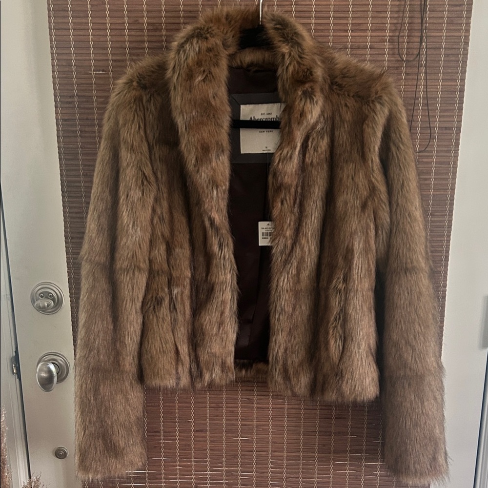 ✨ Abercrombie & Fitch Brown Faux Fur Jacket✨